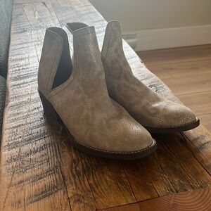 Snake skin boots. Size 9. Brand Corkeys Girl. Hardly worn.